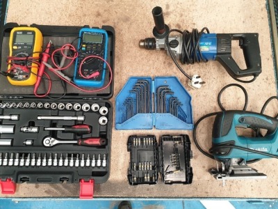 MIXED TOOL LOT TO INCLUDE, FORGE STEEL SOCKET SET, MAKITA 240V JIGSAW, TOSHIBA 240V HAND DRILL, TECHTRONIX DMM 912 TESTER, CLARKE CDM 35C TESTER, HEX KEY SET IN CASE, STANLEY FAT MAX BIT SET (LOTS 4001-4041 ARE LOCATED IN GATESHEAD - COLLECTION WILL BE TH