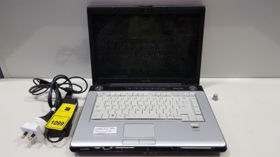 TOSHIBA A200 LAPTOP WINDOWS VISTA - WITH CHARGER