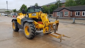 YELLOW JCB 535-95. ( DIESEL ) Reg : WR14KKY Details: WITH 1 KEY, WITH V5, AUTOMATIC, 4 WHEEL DRIVE, 3 TIER BOOM, ROAD LEGAL, ROLL CAGE, CUSTOM FITTED LIGHTING, DEADMAN LOCK, FORK ATTACHMENTS, ENGINE SIZE: 4400CC