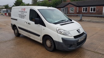 WHITE PEUGEOT EXPERT HDI SWB. ( DIESEL ) Reg : LA07 ONJ Mileage : 158153 Details: WITH 2 KEYS, WITH V5, MOT UNTIL 10/01/2022, 3 SEATER FRONT CAB, REMOTE LOCKING, SCRATCH TO NEAR PASSENGER SIDE, ENGINE SIZE: 1997CC