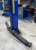 (ITEM IS LOCATED IN PRESTON AND WILL NEED DECOMMISSIONING) - SF/9025 5T HEAVY DUTY POST LIFT FOR LONG WHEELBASE VEHICLES. DRIVE THROUGH WIDTH 2725. EXTRA HIGH OVERHEAD GANTRY INT CLEARANCE 4942MM - YOM 2004. NOTE FAILED INSP 7/12/20 DUE TO LOCKING ARMS ER - 3