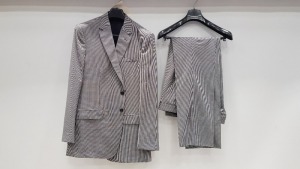 3 X BRAND NEW LUTWYCHE HAND TAILORED LIGHT GREY PATTERNED SUITS SIZE 44R AND 44L (PLEASE NOTE SUITS ARE NOT FULLY TAILORED)