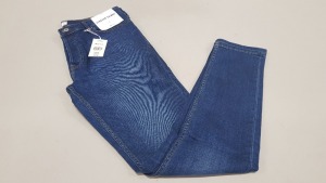 11 X BRAND NEW TOPMAN BLUE DENIM JEANS IN VARIOUS SIZES RRP £35.00 (TOTAL RRP £385.00)