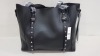 18 X BRAND NEW TOPSHOP BLACK LEATHER STYLED HANDBAGS RRP £22.00 (TOTAL RRP £396.00)