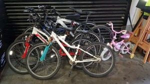 6 PIECE ASSORTED BIKE LOT CONTAINING CARRERA, SILVERFOX, APOLLO, INDI AND PEPPA PIG.