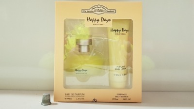 60 X BRAND NEW DESIGNER FRENCH COLLECTION HAPPY DAYS FOR WOMEN GIFT SETS CONTAINING EAU DE PARFUM SPRAY AND BODY LOTION 90ML 3.0FL.OZ.