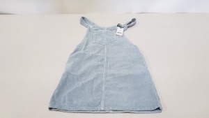 16 X BRAND NEW TOPSHOP CORDROY DUNGAREES UK SIZE 4 RRP £36.00 (TOTAL RRP £576.00)