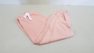 18 X BRAND NEW TOPSHOP PINK JOGGING BOTTOMS SIZE MEDIUM AND EXTRA LARGE RRP £29.95 (TOTAL RRP £467.00)