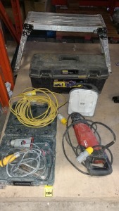 6 PIECE ASSORTED TOOL LOT CONTAINING 1 X STANDING PLATFORM, 1 X STANLEY TOOL BOX, 1 X EXTENSION LEAD, 1 X LIGHT, 1 X METABO DRILL AND 1 X HILTI DD 150-U