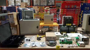 LARGE QUANTITY ASSORTED LOT CONTAINING PLUGS, ELECTRIC COVERS, VARIOUS ELECTRICAL COMPONENTS ETC