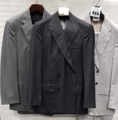 3 X BRAND NEW LUTWYCHE 2 PC GREY SHADES MATCHING SUITS SIZES 40R, 40, 40R (NOTE NOT FULLY TAILORED)