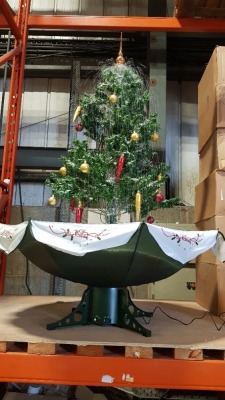 1 X LIGHT UP, MUSICAL AND SNOWY CHRISTMAS TREE (ADJUSTABLE SNOW LEVELS) - IN ONE BOX (NOTE: JDW ONLINE RETURNS PAT TESTED BY JDW)