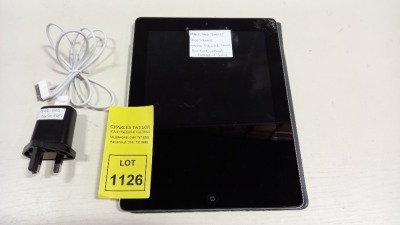 APPLE IPAD TABLET 16GB STORAGE CRACKED DIGITIZER CORNER BUT FULLY WORKING INCLUDES CHARGER AND CASE