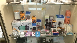 MIXED PHONE ACCESSORIES LOT IE. CIGII WIRELESS SPEAKER, TRAVEL CHARGERS, PLUGS AND ADAPTERS ETC.