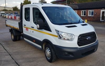 WHITE FORD TRANSIT TIPPER. ( DIESEL ) Reg : BC15 GYB, Mileage : 62412 Details: 1 X KEY LOG BOOK NO MOT ENGINE: 2198CC TWIN CAB - 5 SEATS NOTE: NO TAILGATE