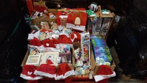 250 + PIECE MIXED CHRISTMAS DECORATIONS LOT CONTAINING WARM WHITE LED SILVER METAL HEART LIGHTS, FESTIVE SANTA HATS, DISNEY TOYS, DOGGY XMAS TOYS AND MUMBO JUMBO CHRISTMAS EDITION GAMES ETC