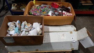 200 + PIECE MIXED CHRISTMAS DECORATIONS LOT CONTAINING CHRISTMAS TREES, DISNEY TOYS, 6CM CANDLE RINGS, FESTIVE DECORATIONS AND CHRISTMAS BALLOON FOIO ETC (PLEASE NOTE SOME ITEMS ARE JDW ONLINE RETURNS)