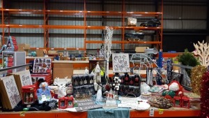 225 + PIECE MIXED PREMIER CHRISTMAS DECORATIONS LOT CONTAINING FLASHING CHARACTER BAUBLES, OH COME LET US ADORE HIM SIGNS, CHRISTMAS 3D STICKERS, CHRISTMAS CASTLE AND LED REINDEER ETC