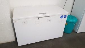 1 X HOTPOINT FREEZER UNIT (ELECTRONIC FROST GUARD)