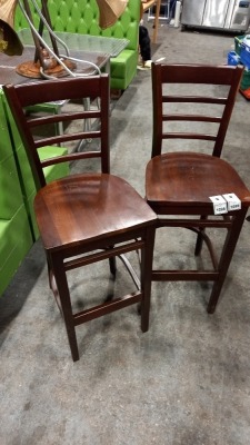 6 X WOODEN BAR STOOLS (SEAT HIGHT 76CM)