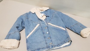 15 X BRAND NEW TOPSHOP DENIM JACKETS WITH SHEEP SKIN INTERIOR SIZE 6, 8, 12 AND 14 RRP £65.00 (TOTAL RRP £975.00)