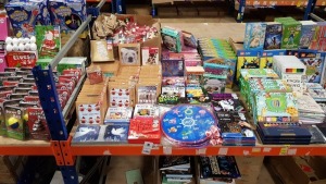 LARGE QUANTITY BRAND NEW ASSORTED LOT CONTAINING KALEIDOSCOPE ETCH ART CREATIONS, VARIOUS CHRISTMAS CARDS, STICKY TARGET, VARIOUS BOOKS AND COLLECTIONS, GLASS STONE PAPER WEIGHTS, VARIOUS CHRISTMAS DECORATIONS ETC