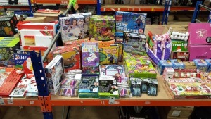 LARGE QUANTITY ASSORTED BRAND NEW TOY LOT CONTAINING JOKES & GAGS GROSS, BUILD YOUR OWN DEN, KALEIDOSCOPE ETCH ART CREATIONS, FROZEN 2 SNOWFLAKE MAGNETIC SCRIBBLER, FANTASTIC BEASTS FIGURES, FROZEN MAKE YOUR OWN SNOW PARTY PACK, EXPLORE SPACE EXCAVATION 