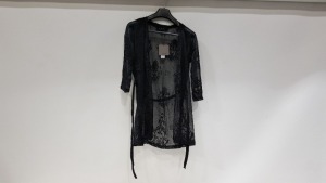 60 X BRAND NEW VILLA CLOTHES VIROXANNE KIMONO BLACK JACQUARD CARDIGAN SIZE SMALL RRP £32.00 (TOTAL RRP £1900.00)