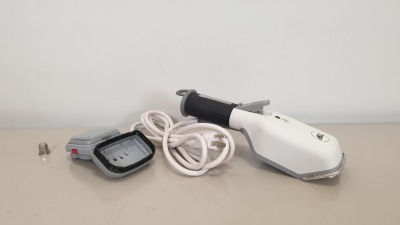 11 X UK TRAVEL STEAM PRESS - 220V 50HZ 980W