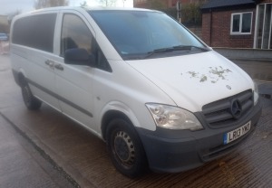 WHITE MERCEDES VITO 113 CDI. Reg : LR13 YMO Mileage : 188809 Details: 1 X KEY NO LOGBOOK MOT EXPIRED 18/11/2021 CRACKED WINDSCREEN NEW BATTERY FITTED ENGINE: 2143CC