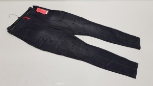 8 X BRAND NEW SPANX CARGO BACK POCKET ZIPPER PANTS, 6 IN SIZE LARGE AND 2 IN SIZE MEDIUM (ORIG RRP $128 EACH - TOTAL $1024)