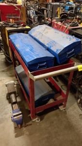 PORTABLE METAL TROLLEY WITH 2 VICES AND 3 METAL BOXES CONTAINING JACKS