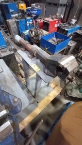 METAL VICE ON A HEAVY DUTY STAND