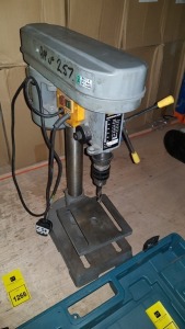 TOOLTEC 5 SPEED TABLE TOP DRILL PRESS 240V