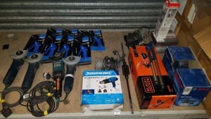 22 PIECE MIXED TOOL LOT TO INCLUDE BOSCH BOXED ORBIT SANDER, NEW & BOXED BLACK AND DECKER POWER FILE, 3 X BOSCH + 1 MAKITA GRINDERS AND SILVERLINE HEAT GUN ETC.