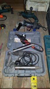 4 PIECE MIXED TOOL LOT TO INCLUDE 1 X BOSCH GRINDER 1 X MAKITA DRILL, 1 X SOLDERING IRON AND 1 X DREMMEL