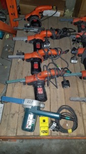 6 PIECE MIXED TOOL LOT TO INCLUDE 4 X BLACK AND DECKER POWER FILES AND 1 X MAKITA POWER FILE AND 1 X FLEX POWER FILE