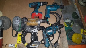 6 PIECE MIXED TOOL LOT TO INCLUDE 2 X MAKITA DRILLS, 2 X MAKITA CORDLESS DRILLS, HITACHI SANDER AND DEWALT CORDED DRILL