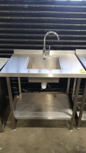 MODERN STAINLESS STEEL SQUARE SINK WITH TAP