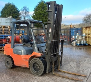 TOYOTA 3500KG RATED FORK LIFT TRUCK, MODEL: 02-7FSJF3S, YOM: 2006, HOURS: 10180