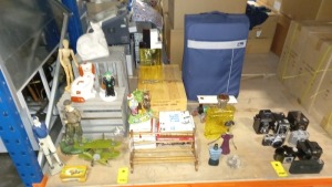 MISC GIFTWARE LOT IN HALF A BAY IE. JAZZ PRESTIGE GIANT PERFUME BOTTLE, CAT / DOG / GOLFER ORNAMENTS, SELECTION OF BOOKS, GO EXPLORE FLIGHT CASE, NOVELTY WINE BOTTLE OPENER, AEROPLANE, WOODEN TRAYS, MAMOD STEAM ENGINE REPLICA ETC.