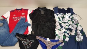 6 PIECE MIXED CLOTHING LOT CONTAINING REPLAY JEANS SIZE 26/32, ARMANI EXCHANGE SHIRT SIZE MEDIUM, SEA FOLLY BIKINI BOTTOMS SIZE 12, ARSENAL TOP SIZE XS, TED BAKER BIKINI BOTTOMS SIZE 4, STUDIO 8 DRESS SIZE 16