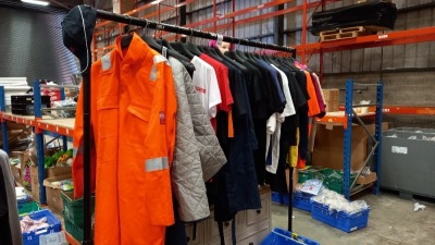 30 PIECE MIXED WORK CLOTHING LOT CONTAINING HIGH VISIBILITY OVERALLS, WATERPROOF DUNGAREES, APRONS, T SHIRTS AND POLO SHIRTS ETC (PLEASE NOTE SOME ITEMS MAY HAVE EMBROIDED LOGOS ON)