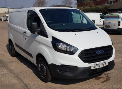 WHITE FORD TRANSIT CUSTOM 300 BASE. ( DIESEL ) Reg : BP18 VZR, Mileage : 71,650 Details: FIRST REGISTERED 13/7/2018 2 X IGNITION KEYS + 3 VAN LOCK KEYS WITH LOG BOOK MOT UNTIL 13/7/2022 ENGINE SIZE: 1995CC