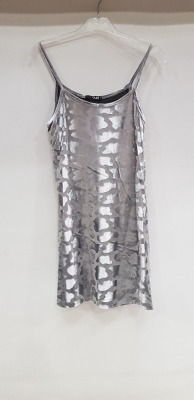 26 X BRAND NEW QUIZ VELVET GREY PATTERNED DRESSES - IN VARIOUS SIZES RRP €26.99