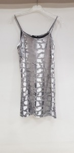 26 X BRAND NEW QUIZ VELVET GREY PATTERNED DRESSES - IN VARIOUS SIZES RRP €26.99