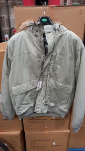 32 X BRAND NEW GEORGE JACKETS IN KHAKI GREEN ( PLEASE NOTE SOME HAS MARKS OR STAINS ) ALL IN (UK XL )