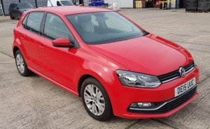 RED VOLKS WAGON POLO SE TSI S-A. Reg : DE15UUC, Mileage : 54,670 Details: FIRST REGISTERED 10/4/2015 1197CC 7 SPEED S-AUTO PETROL WITH PASSENGER BRAKE (EX LEARNER TRAINER) KEY NO PAPERWORK