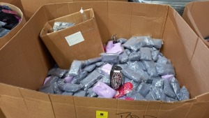 800+ BRAND NEW ASSORTED SOCKS LOT TO INCLUDE VARIOUS STYLES AND COLOURS IE FLUFFY SOCKS , DOTTED SOCKS , ANKLE SUPPORTS SOCKS AND PLAIN SOCKS ALSO COMES WITH BOX OF 100+ OF INSOLES FOR BOOTS SHOES ETC