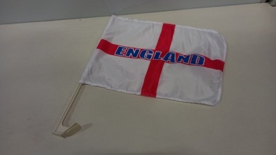 500 X BRAND NEW ENGLAND FLAGS FOR CAR OR VAN ( (DIMENSIONS 47 X 21 X 20 CM )